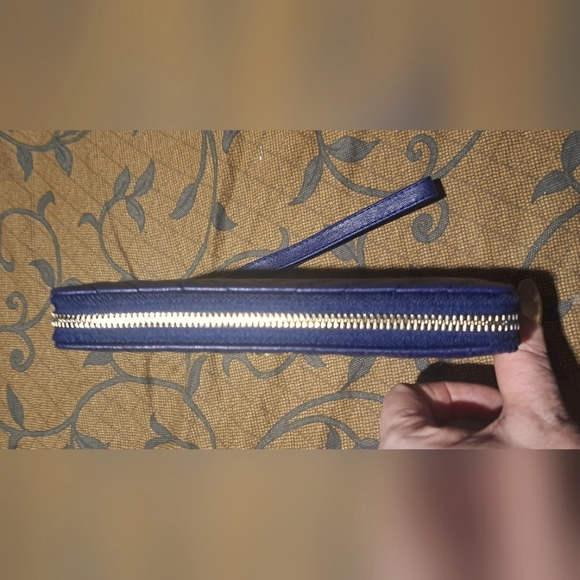 Giselle Wallet/Wristlet Navy NWT - Picture 6 of 8